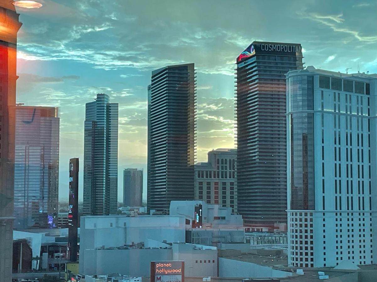 Signature Mgm Suite With Strip And Sphere View Las Vegas Dış mekan fotoğraf